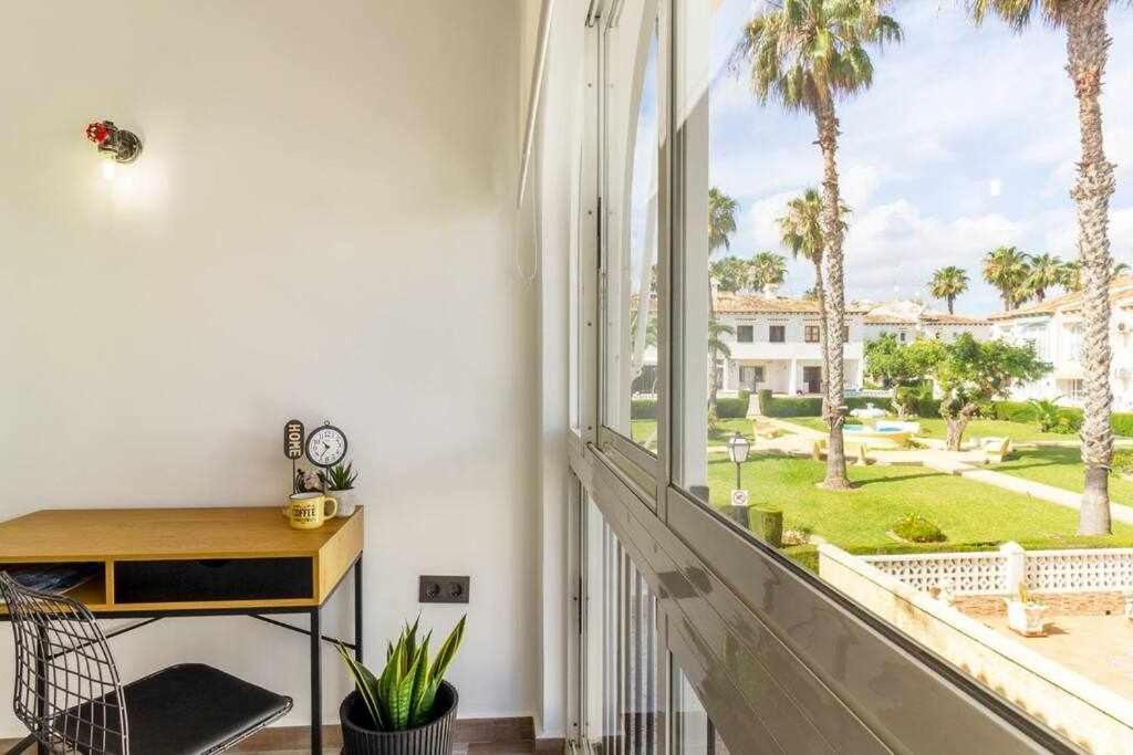 Bungalow Pink Palm Beach Torrevieja Luaran gambar